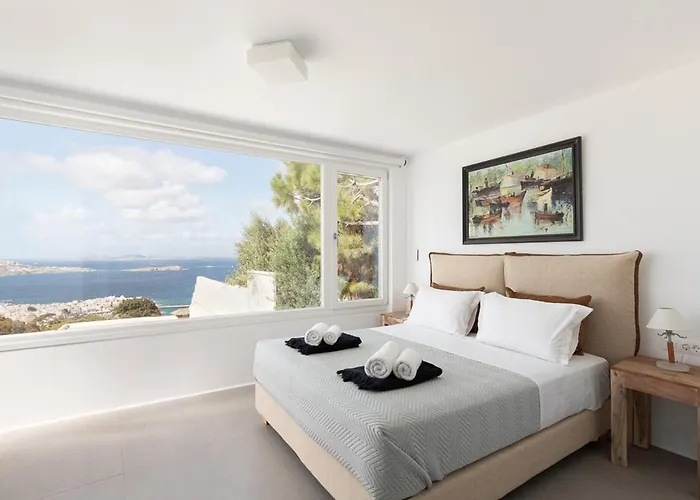 Horizon In Mykonos Town